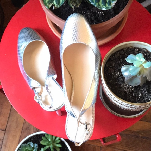 Shoes - Picture 2 of 5